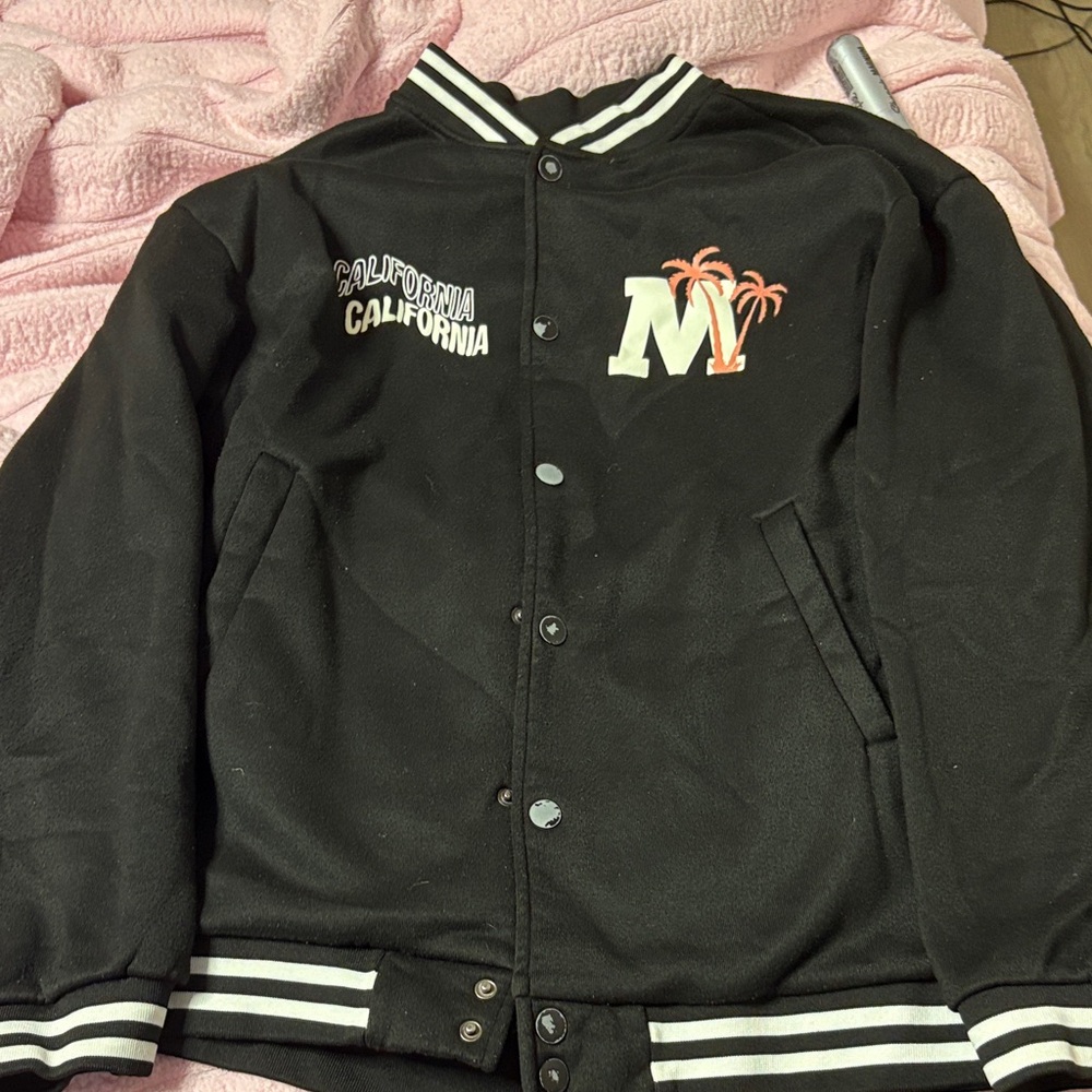 ROMWE Black Varsity Jacket with Embroidered Details